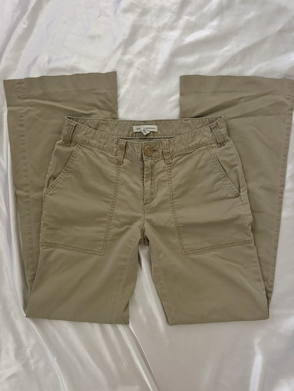 banana republic low rise cargo pants